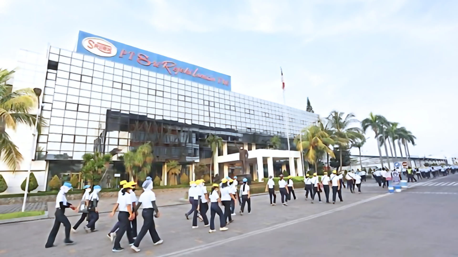 Mengelola Risiko Bisnis: Pelajaran Bisnis dari Gulung Tikar Sritex